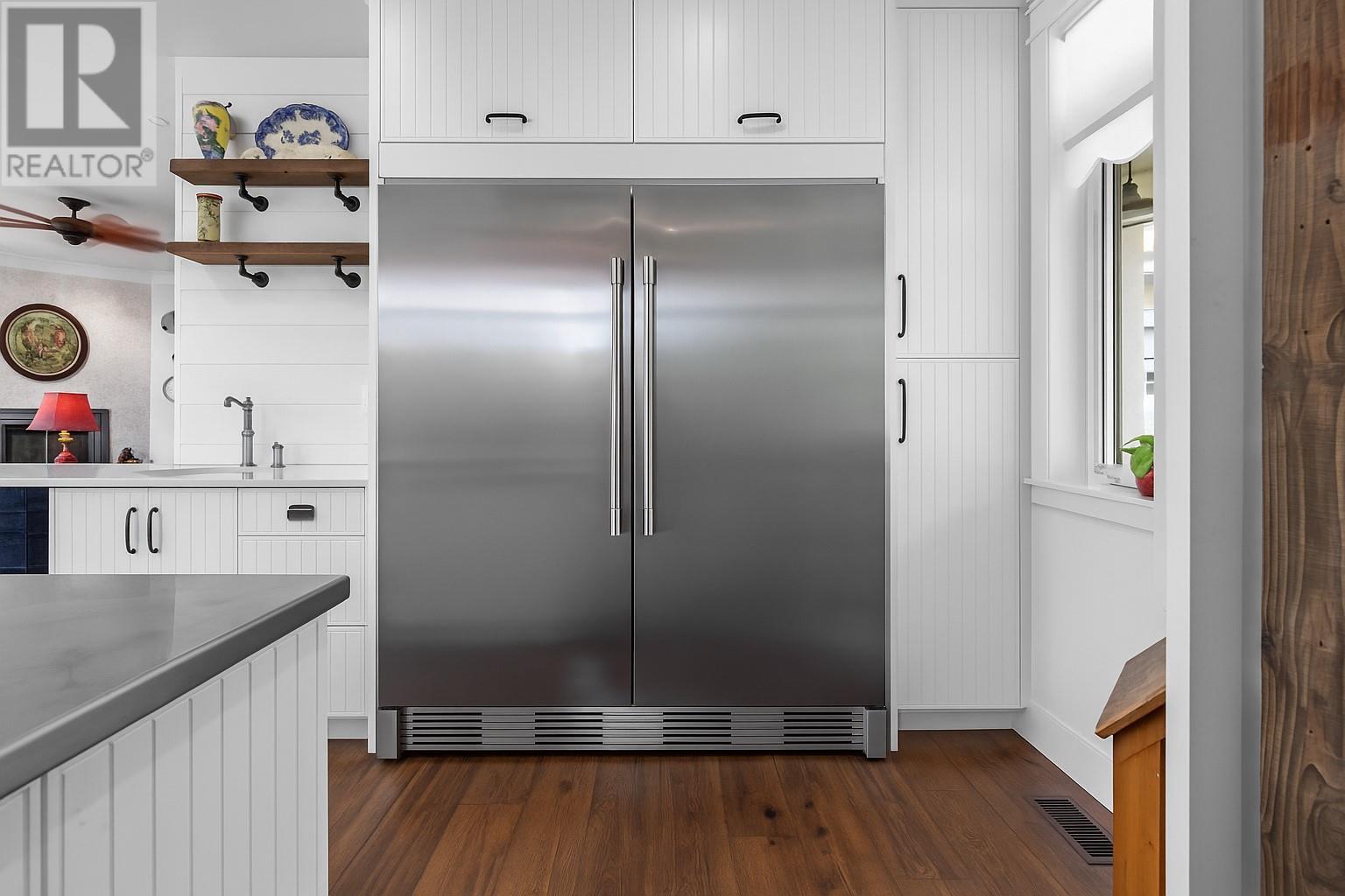 3828 Parri Road, Sorrento, BC - Indoor