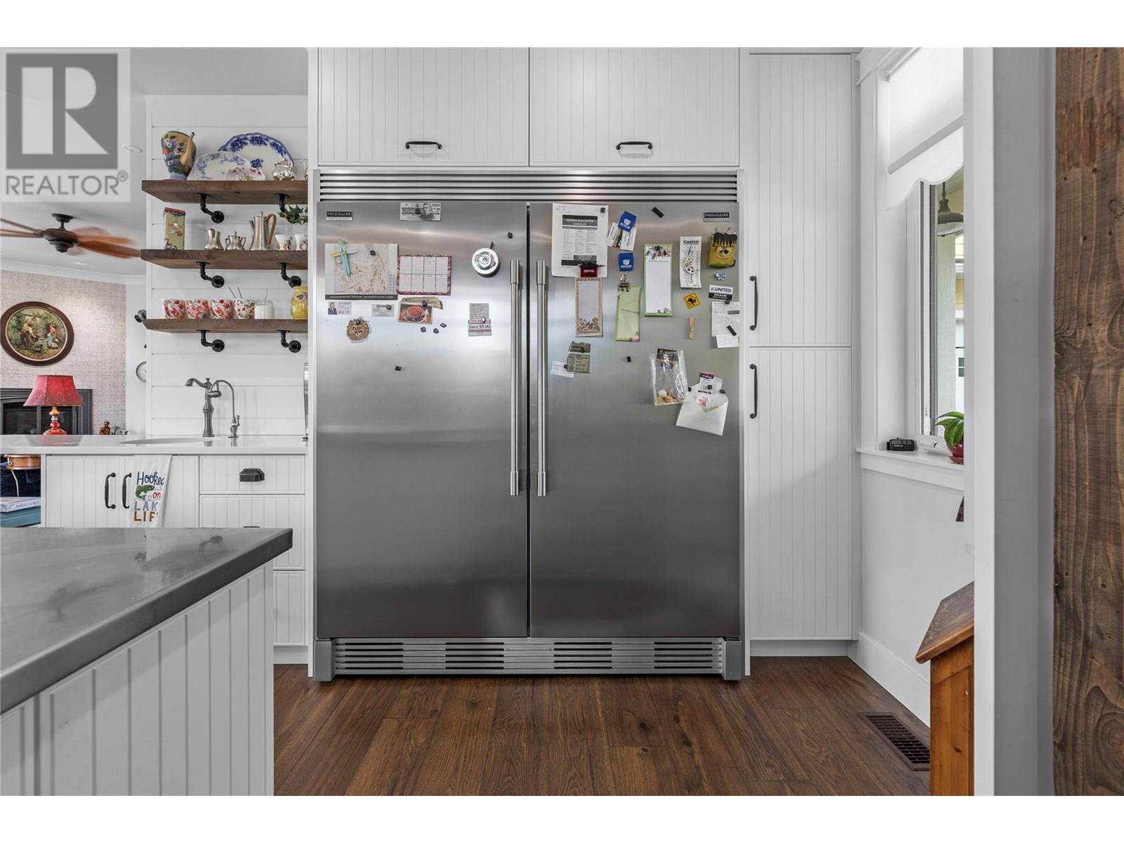 3828 Parri Road, Sorrento, BC - Indoor