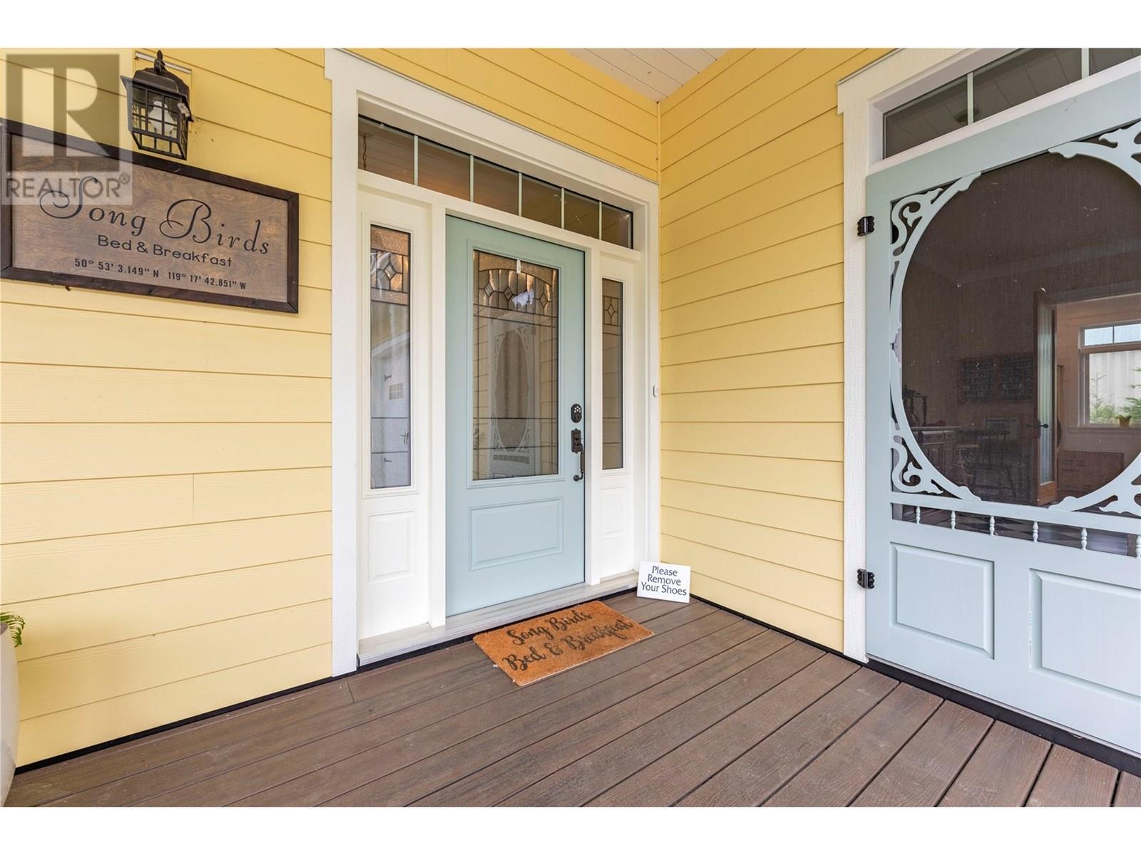 3828 Parri Road, Sorrento, BC - Outdoor With Exterior