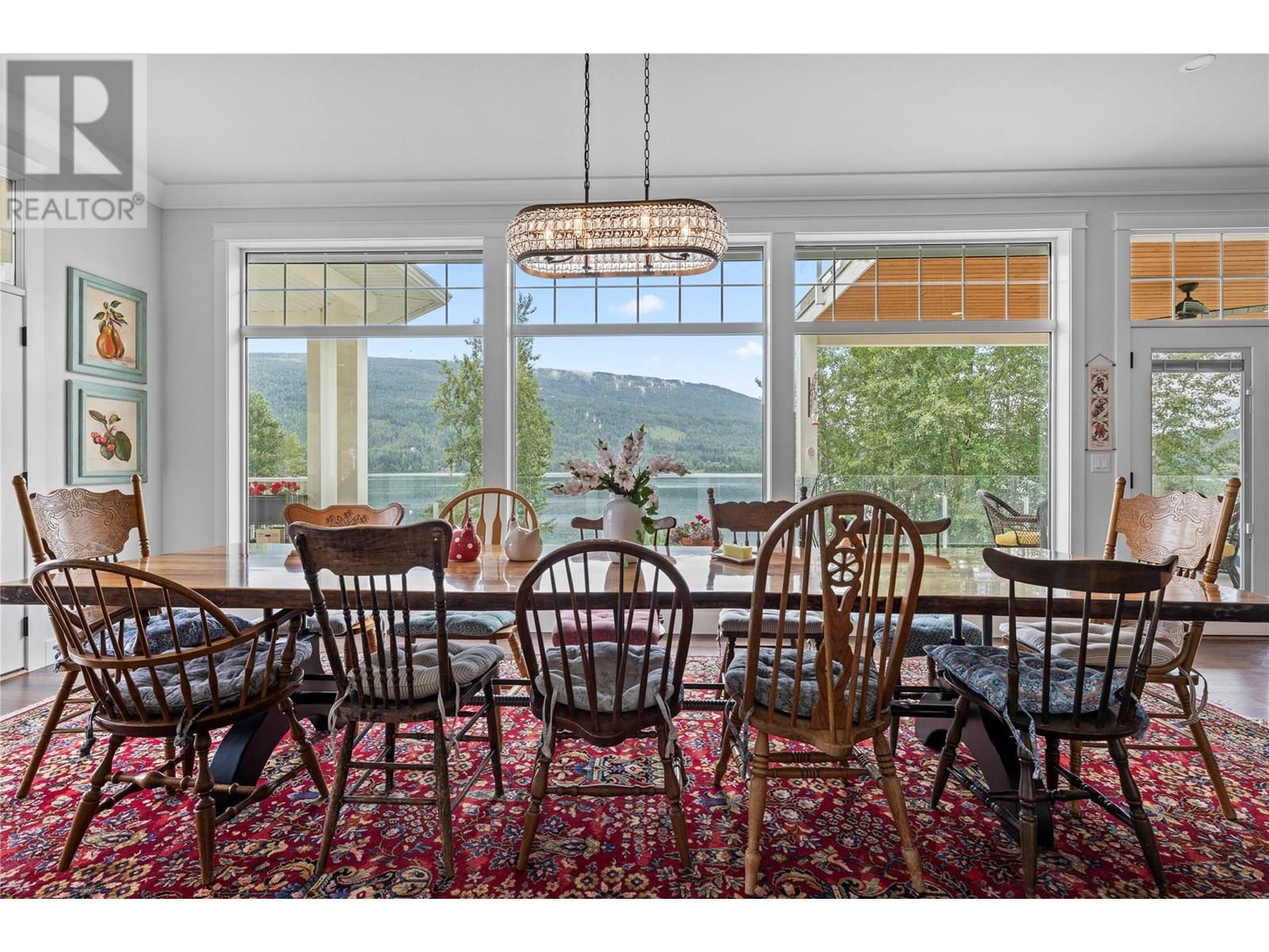 3828 Parri Road, Sorrento, BC - Indoor Photo Showing Dining Room
