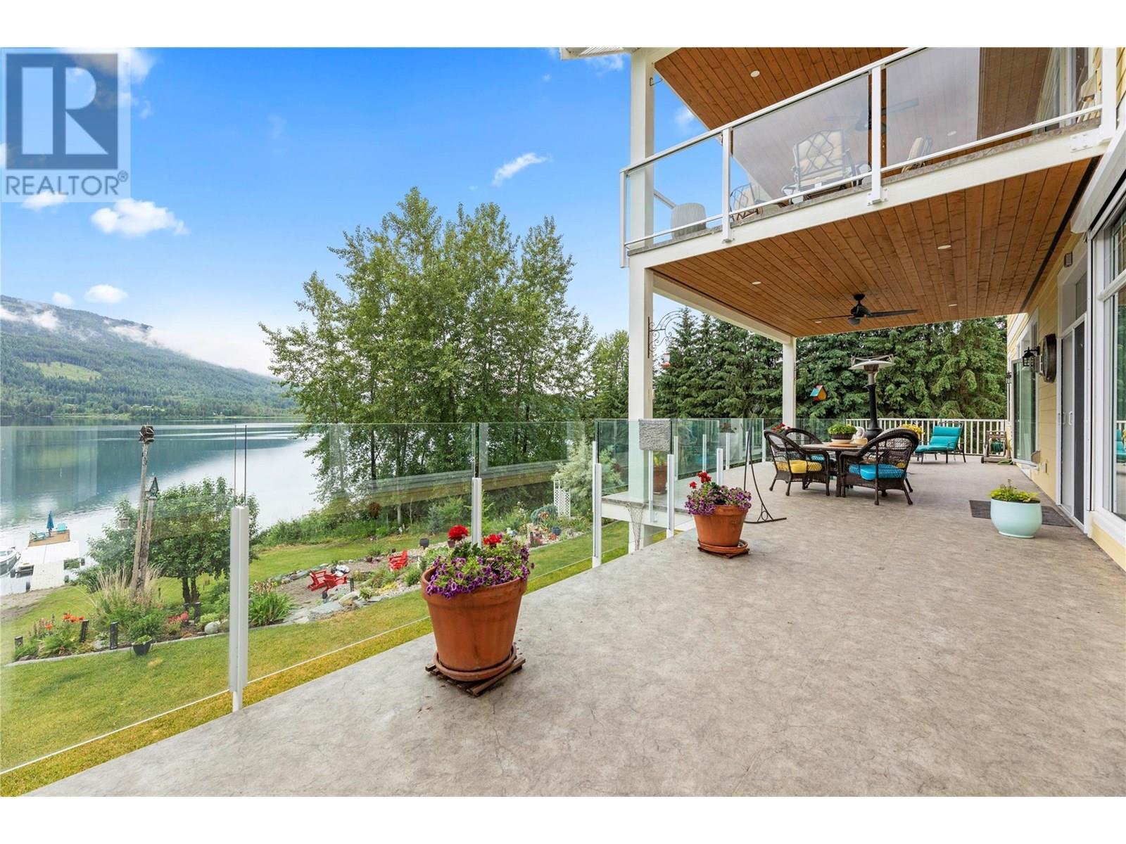 3828 Parri Road, Sorrento, BC - Outdoor With Body Of Water
