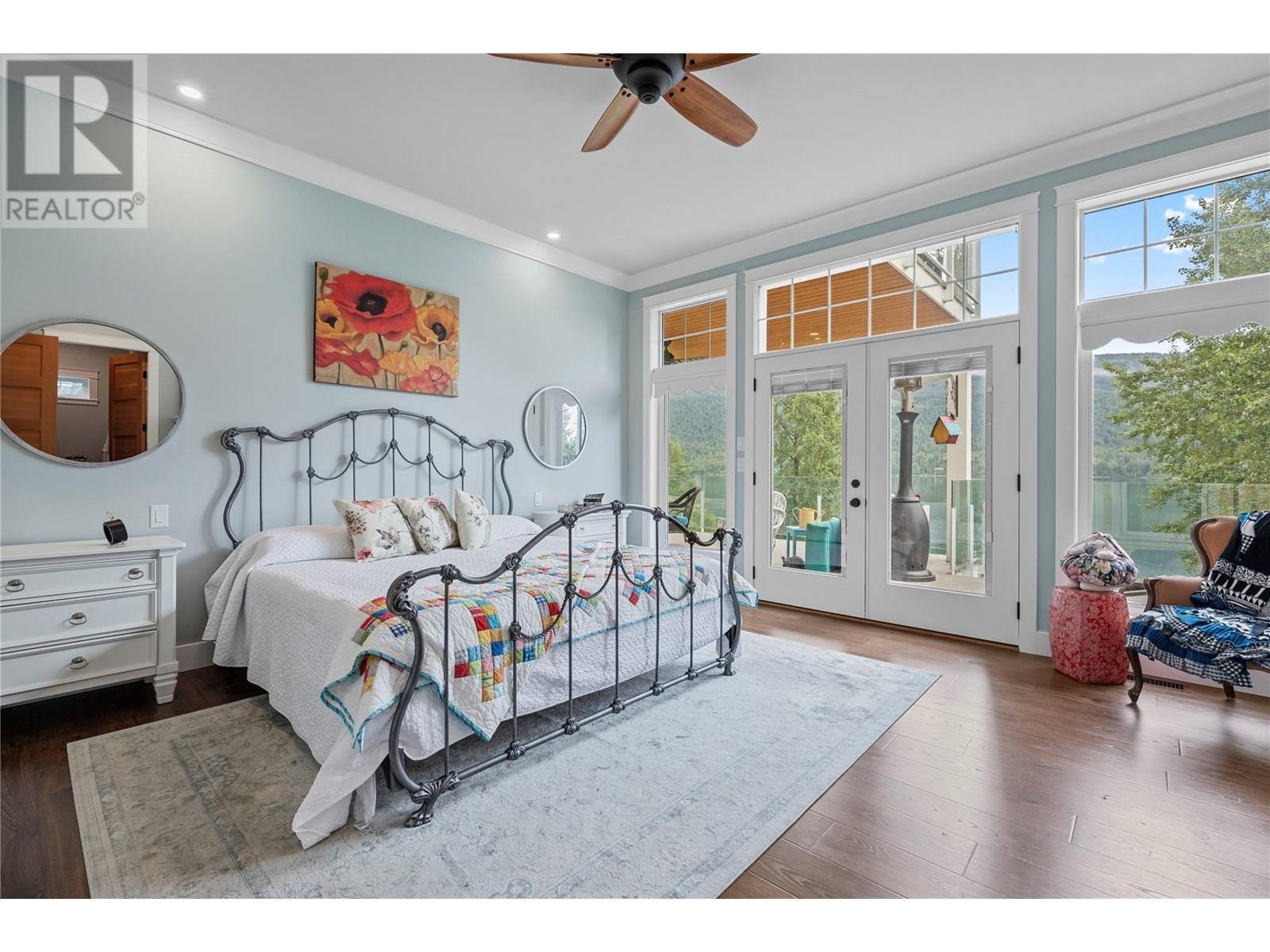 3828 Parri Road, Sorrento, BC - Indoor Photo Showing Bedroom