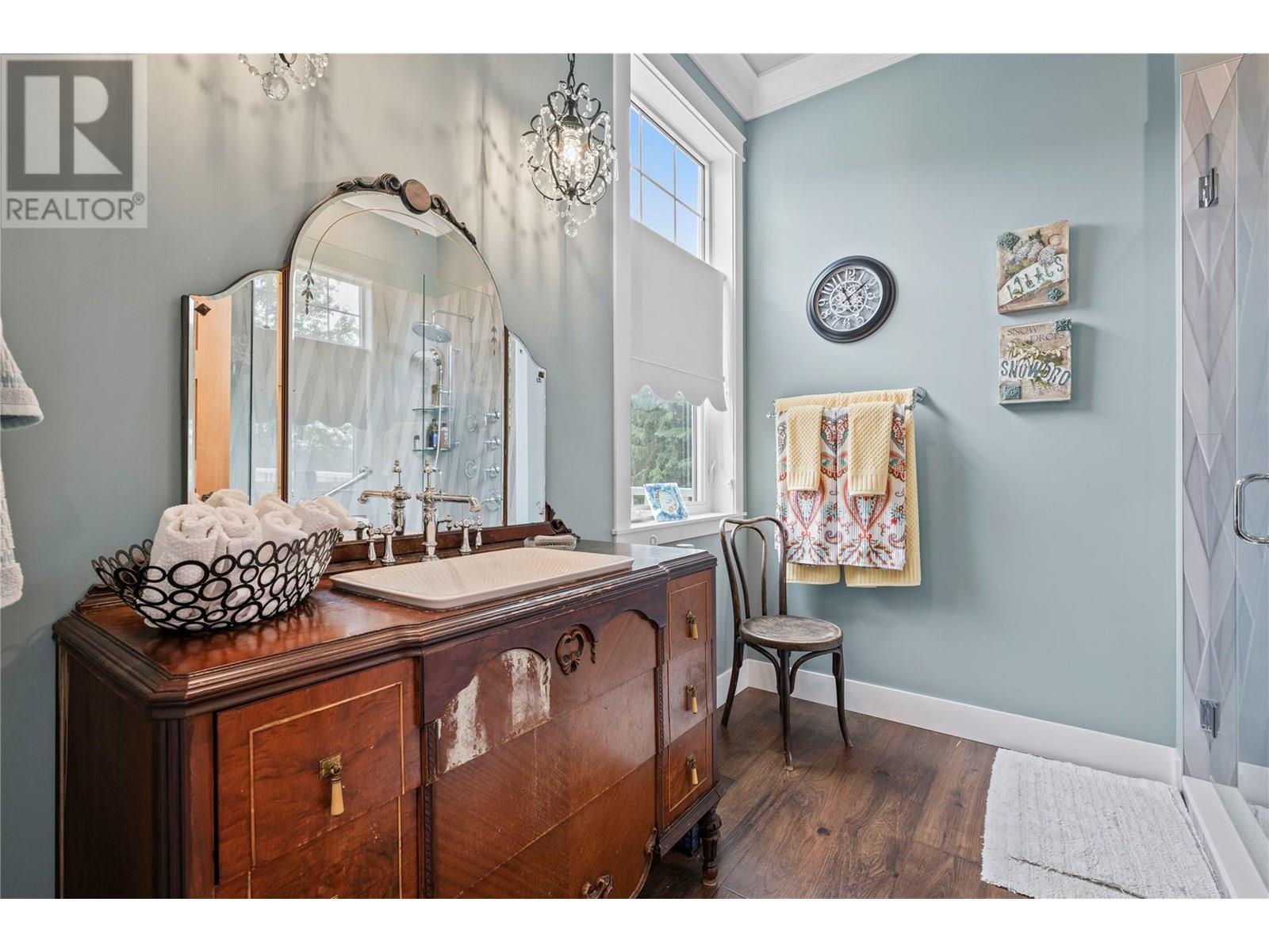 3828 Parri Road, Sorrento, BC - Indoor Photo Showing Bathroom