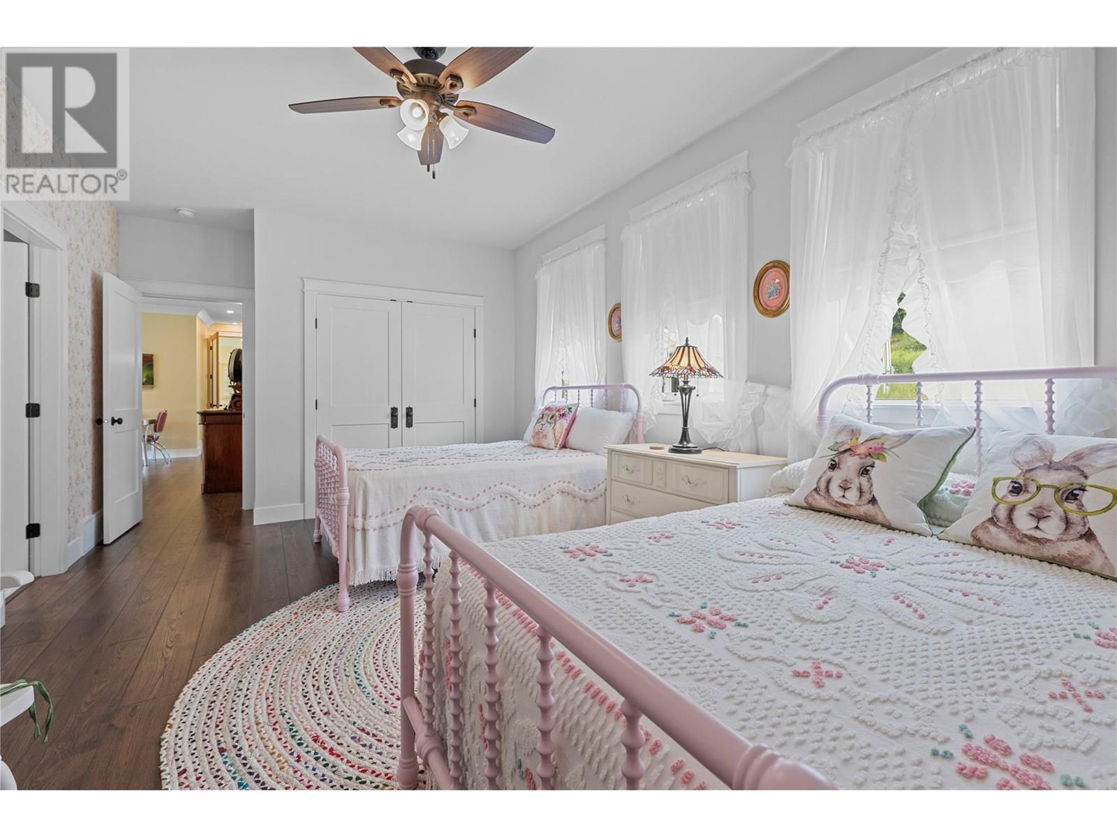 3828 Parri Road, Sorrento, BC - Indoor Photo Showing Bedroom