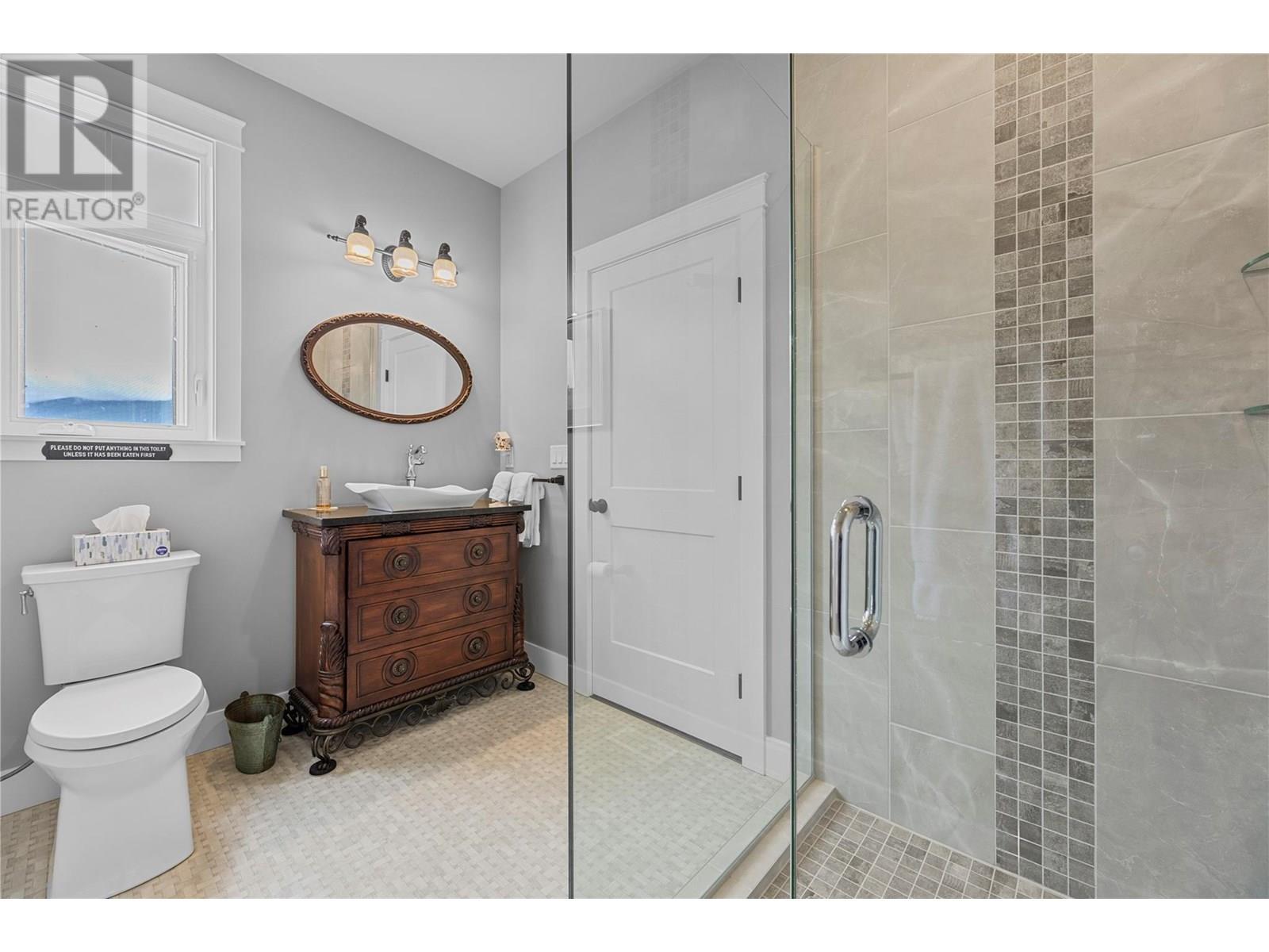 3828 Parri Road, Sorrento, BC - Indoor Photo Showing Bathroom