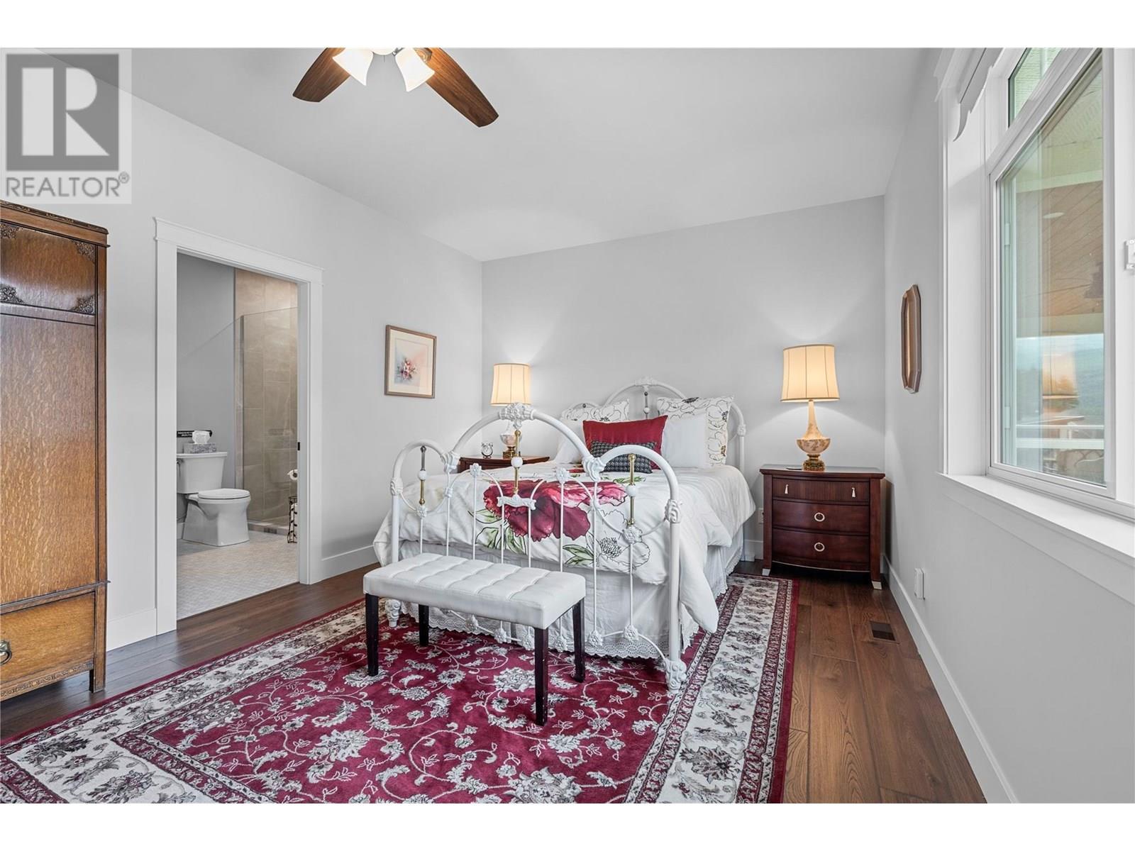 3828 Parri Road, Sorrento, BC - Indoor Photo Showing Bedroom