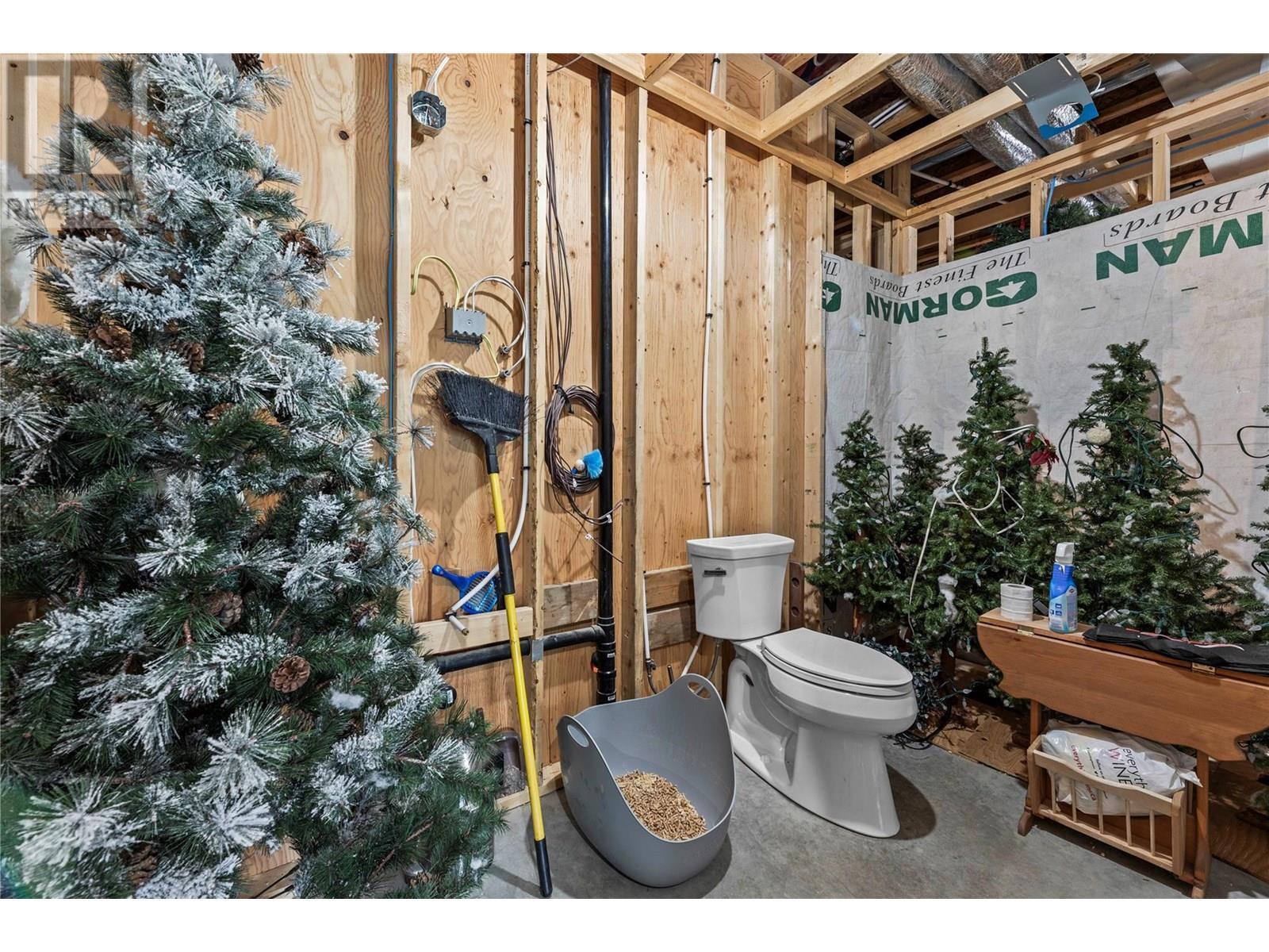 3828 Parri Road, Sorrento, BC - Indoor