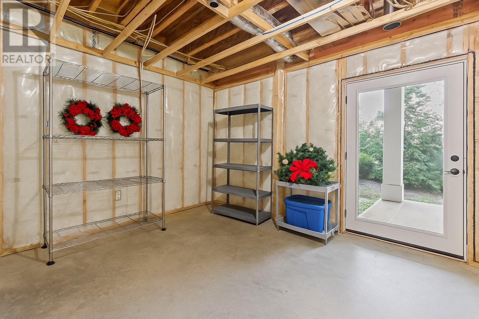 3828 Parri Road, Sorrento, BC - Indoor Photo Showing Basement