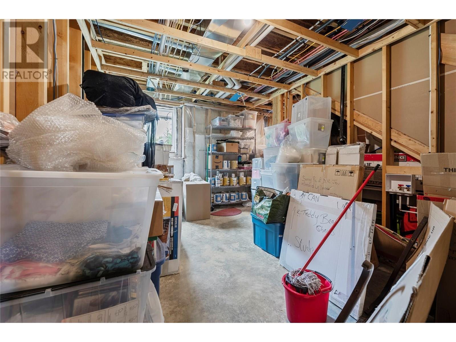 3828 Parri Road, Sorrento, BC - Indoor Photo Showing Basement