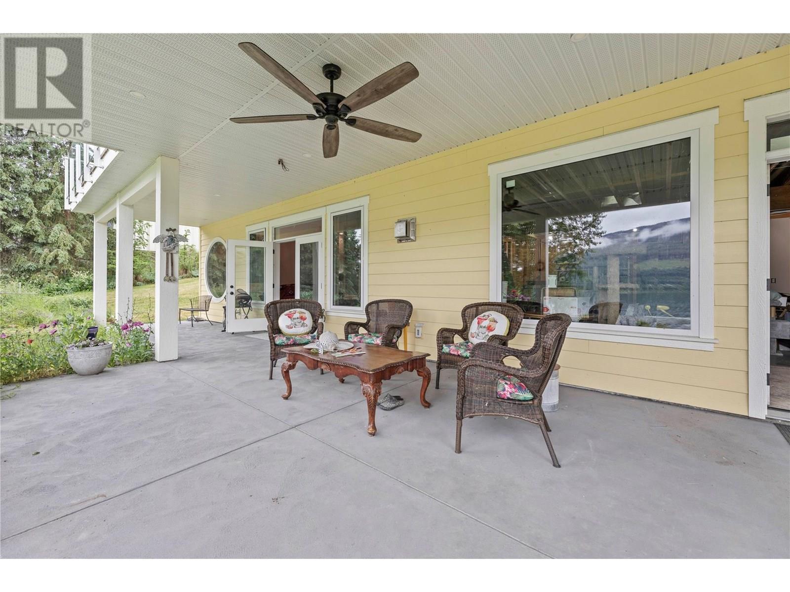 3828 Parri Road, Sorrento, BC - Outdoor With Deck Patio Veranda