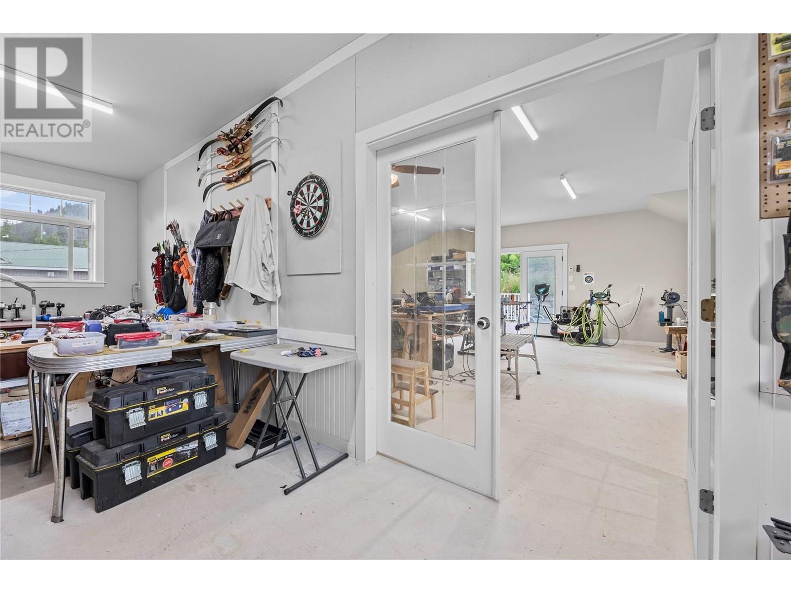 3828 Parri Road, Sorrento, BC - Indoor