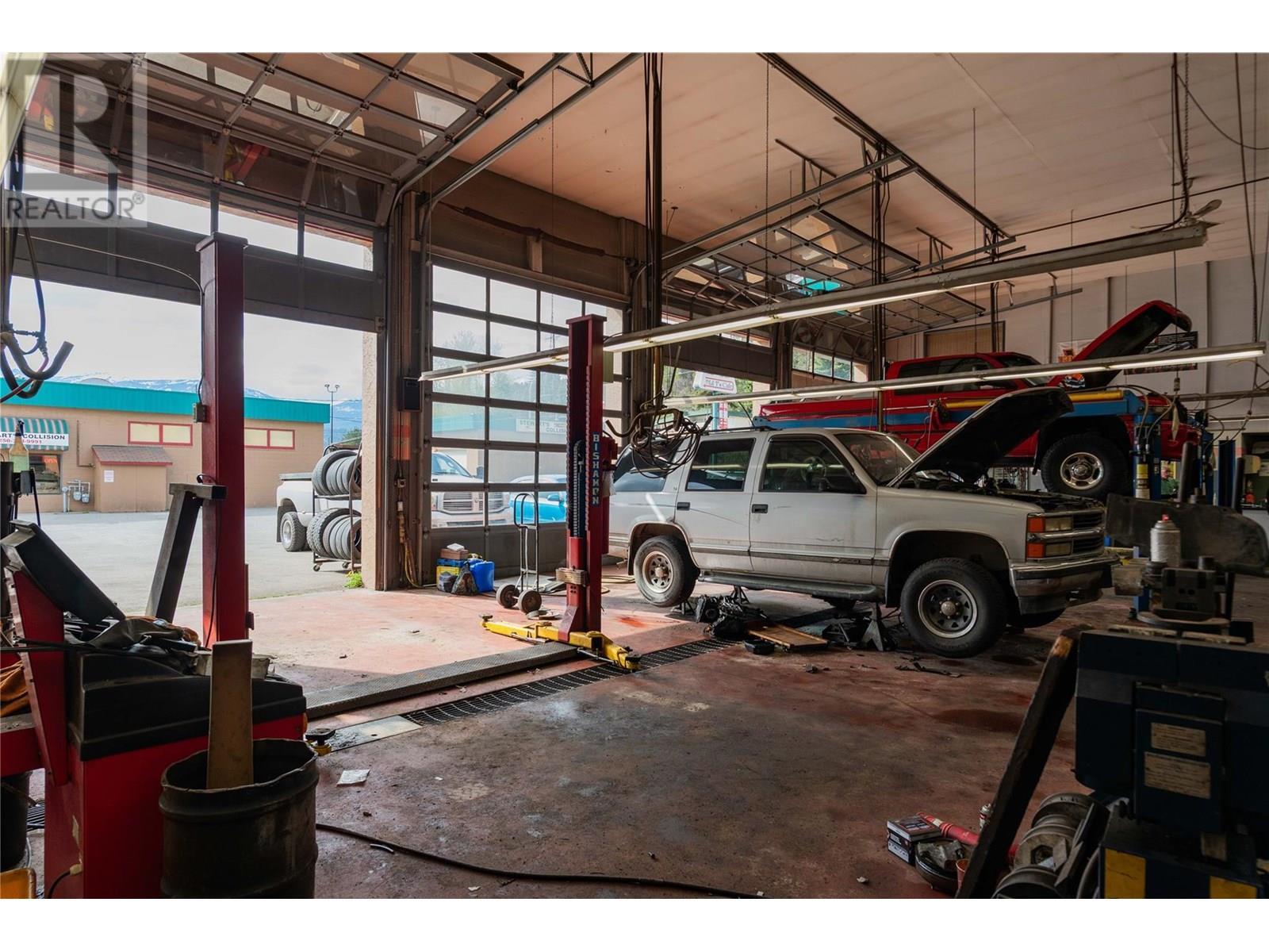 2865 B And 2929 Highway Drive, Trail, BC