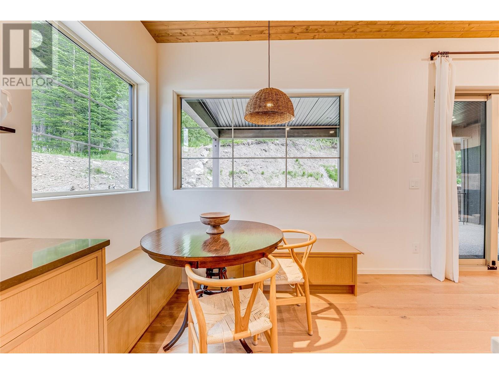 9963 Purcell Drive, Silver Star, BC - Indoor Photo Showing Dining Room