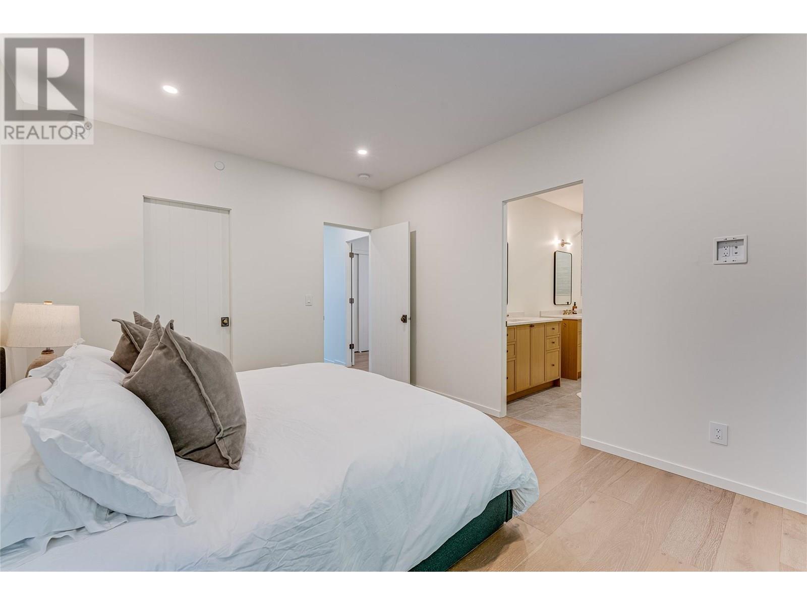 9963 Purcell Drive, Silver Star, BC - Indoor Photo Showing Bedroom