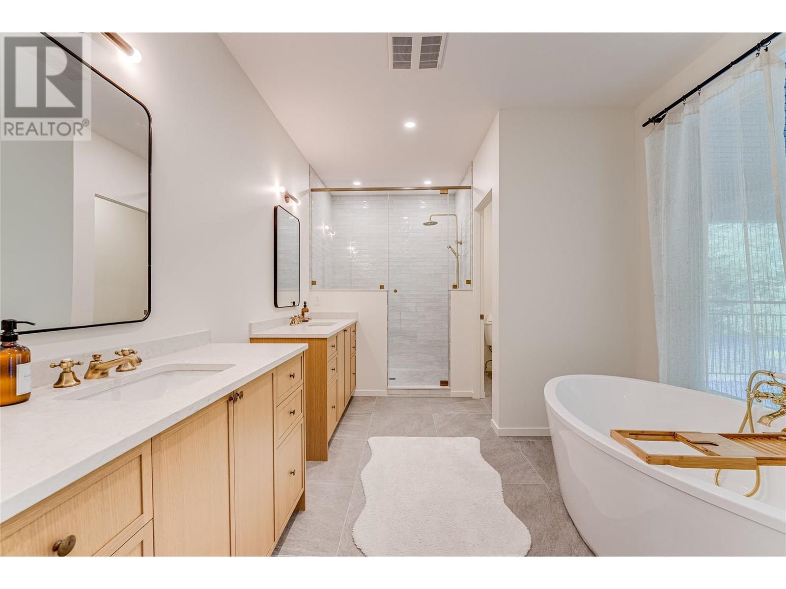 9963 Purcell Drive, Silver Star, BC - Indoor Photo Showing Bathroom