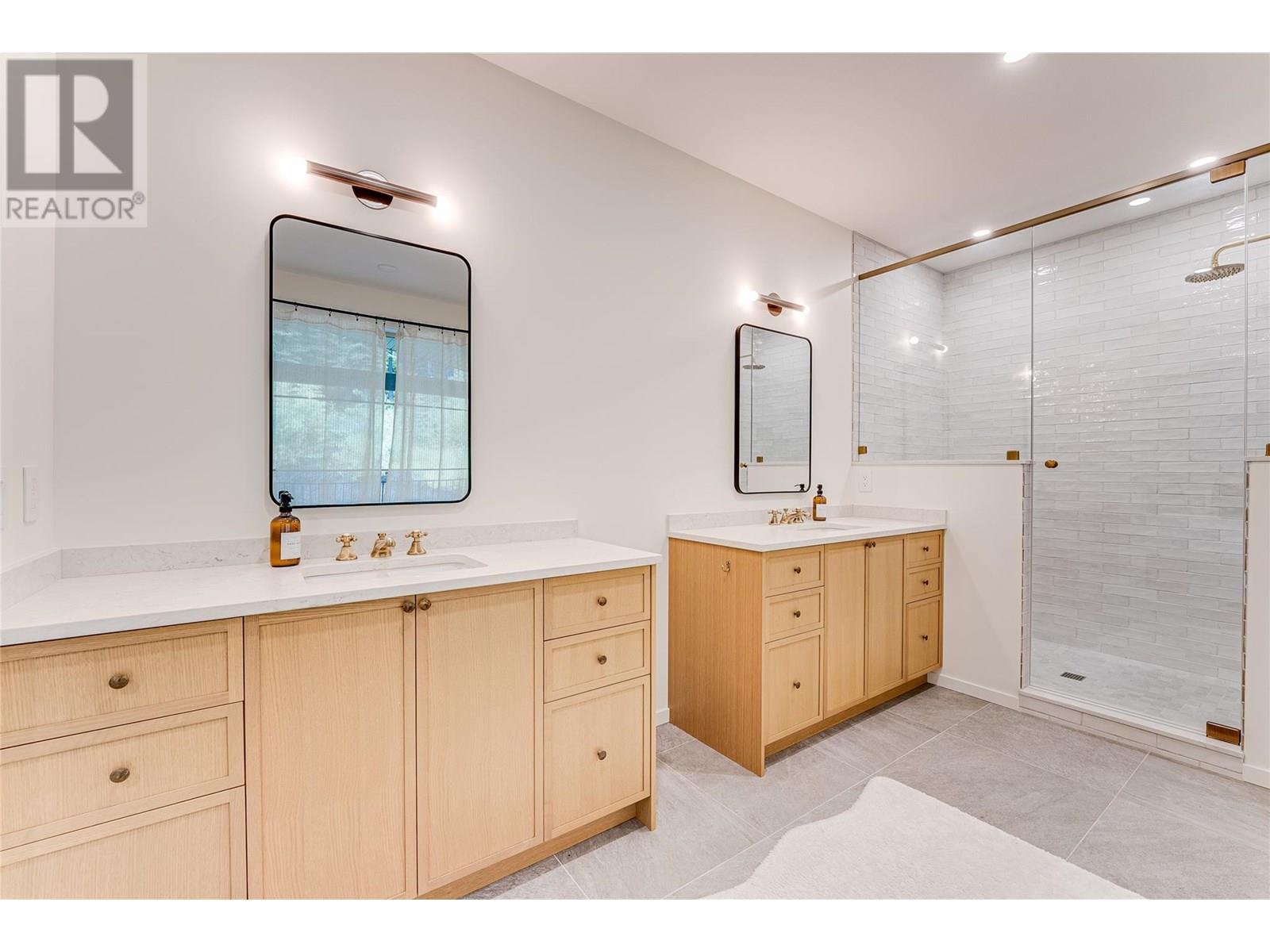9963 Purcell Drive, Silver Star, BC - Indoor Photo Showing Bathroom