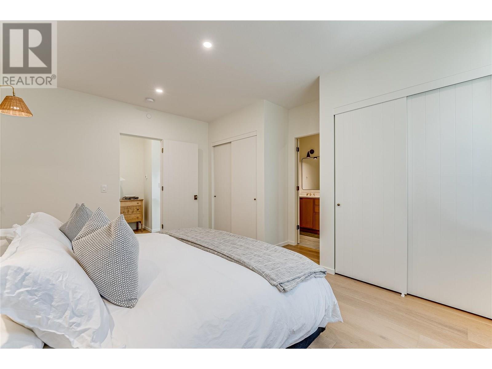 9963 Purcell Drive, Silver Star, BC - Indoor Photo Showing Bedroom