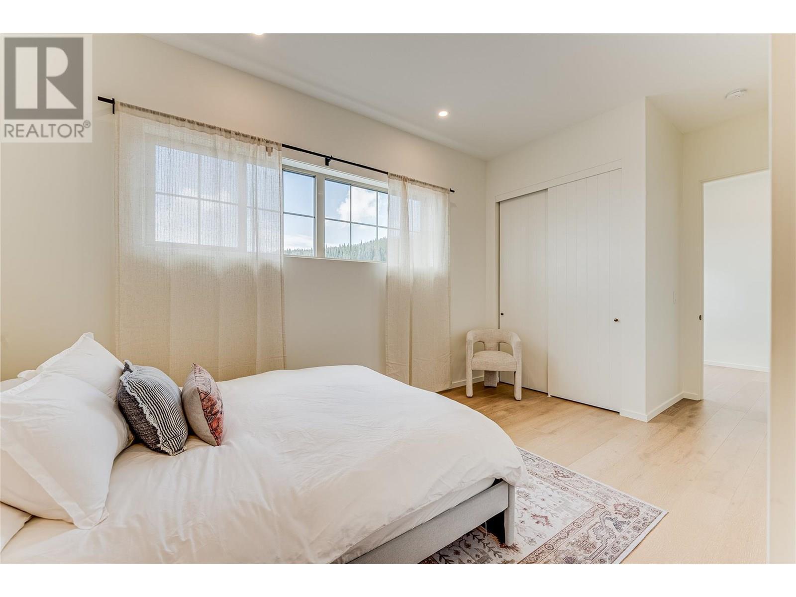 9963 Purcell Drive, Silver Star, BC - Indoor Photo Showing Bedroom