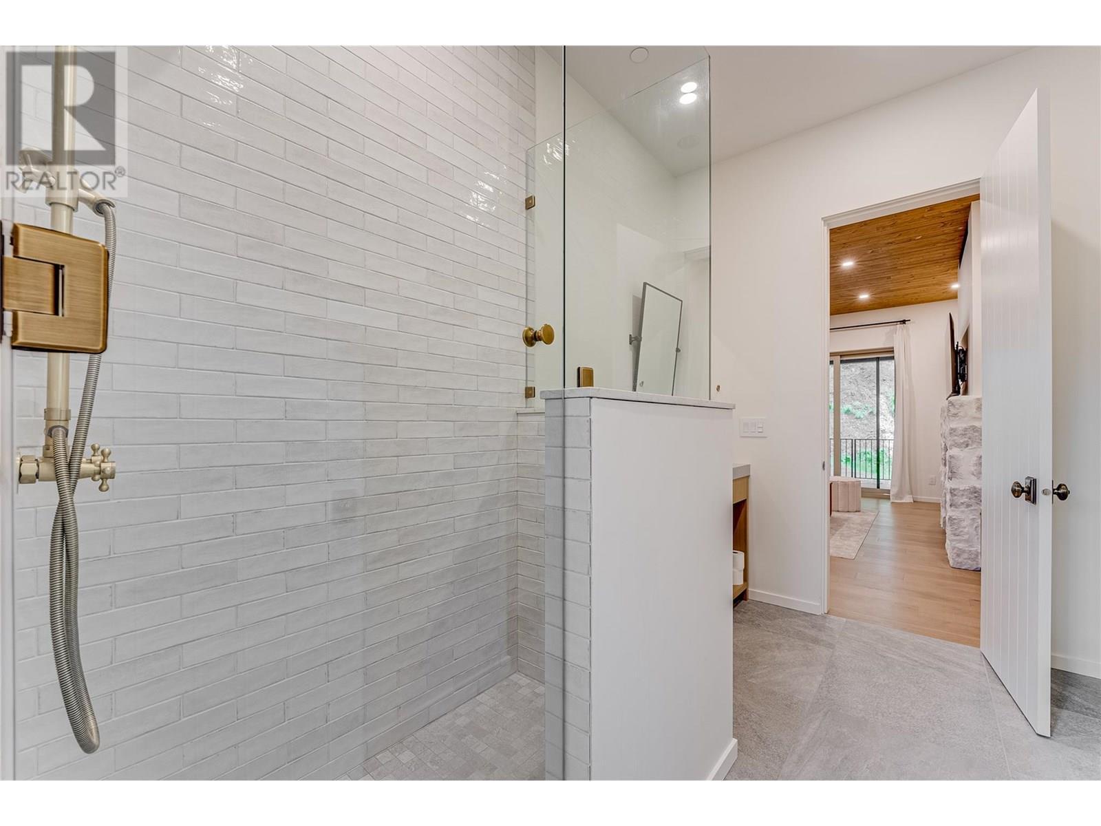 9963 Purcell Drive, Silver Star, BC - Indoor