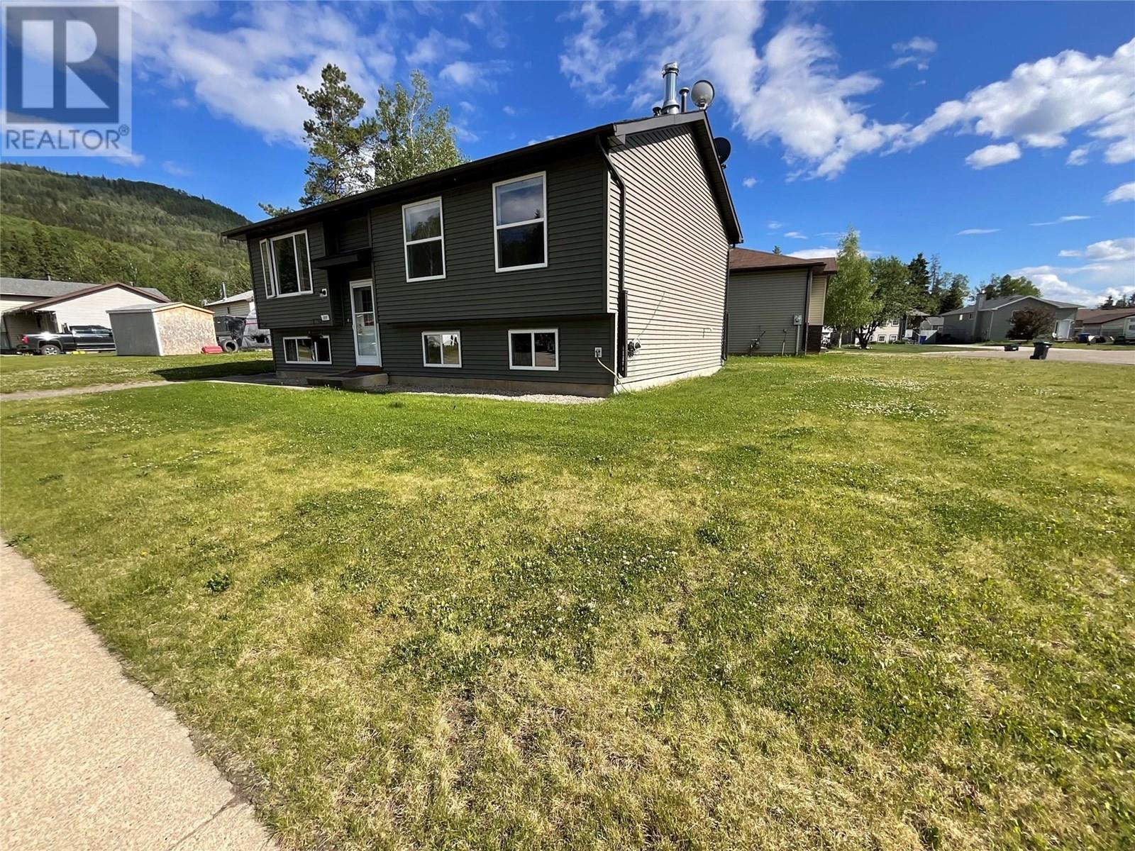 103 Hambrook Lane, Tumbler Ridge, BC - Outdoor