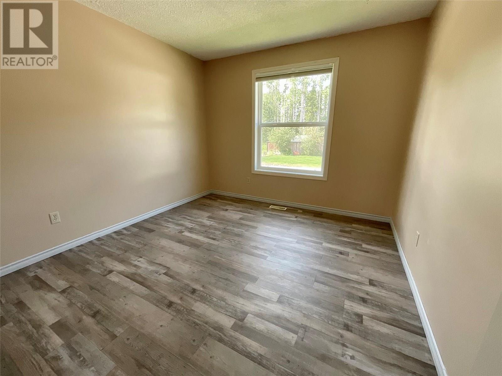 103 Hambrook Lane, Tumbler Ridge, BC - Indoor Photo Showing Other Room