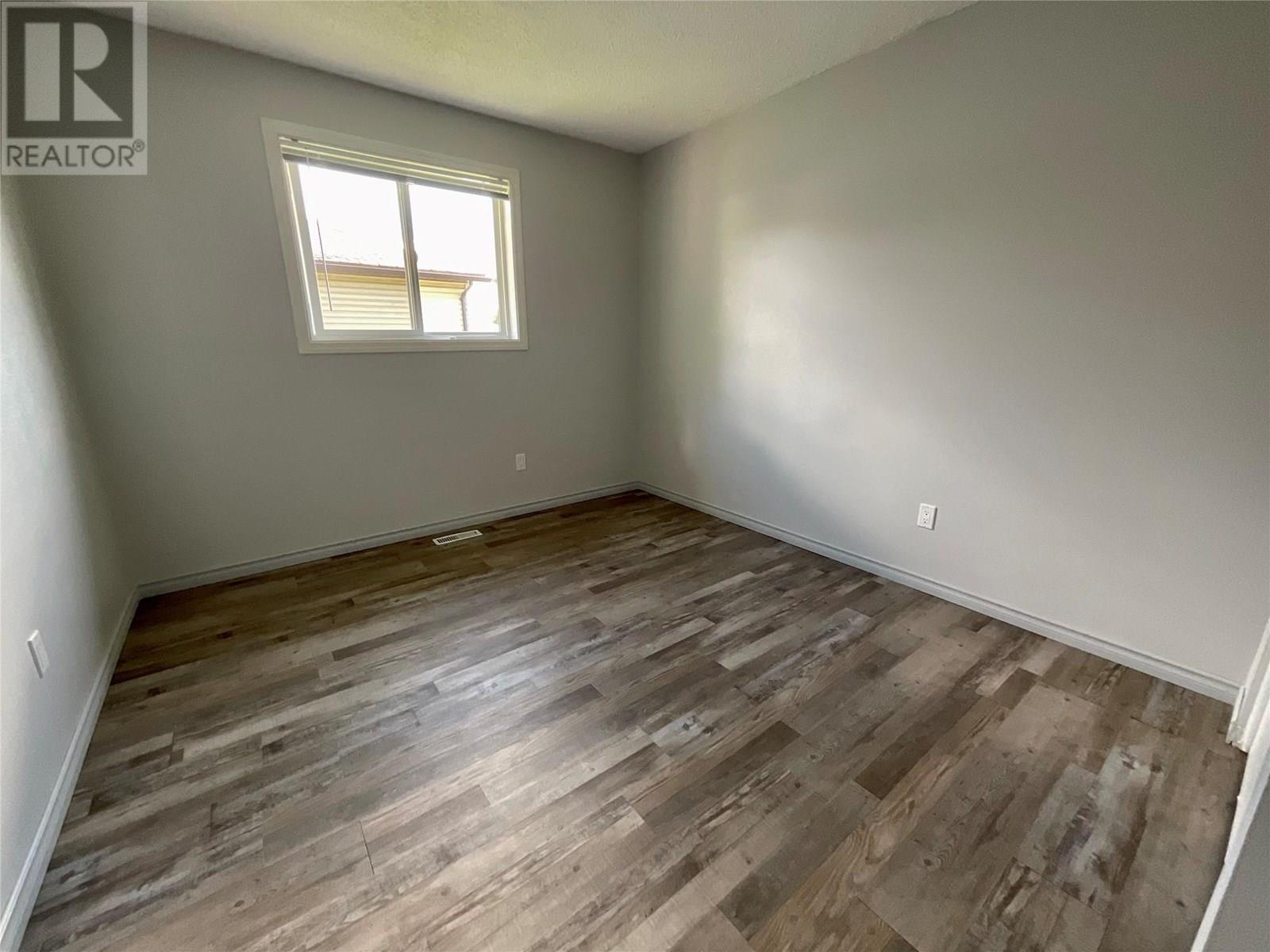 103 Hambrook Lane, Tumbler Ridge, BC - Indoor Photo Showing Other Room