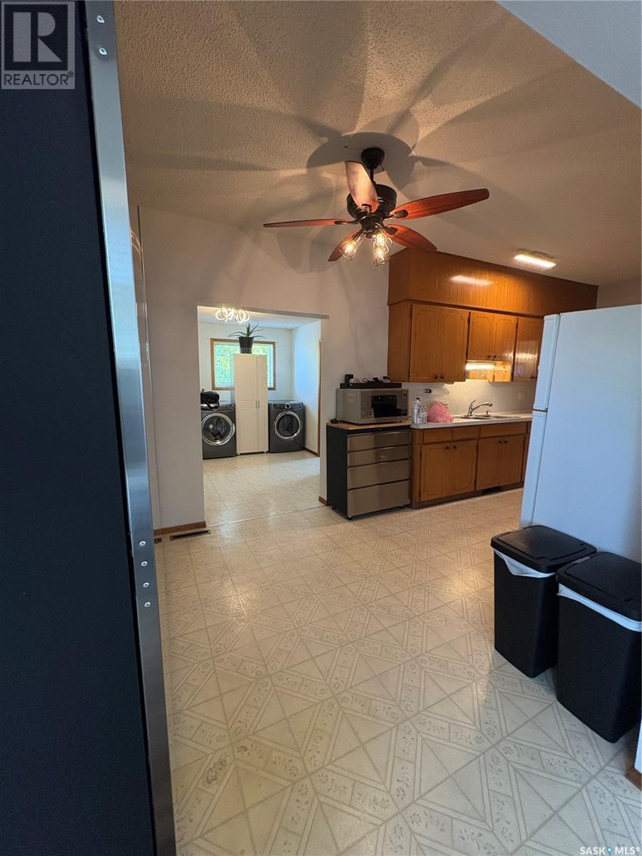 108 Warren Road, Kelliher, SK - Indoor