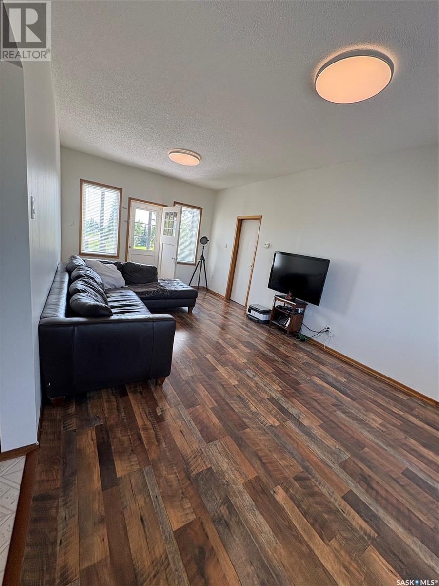 108 Warren Road, Kelliher, SK - Indoor