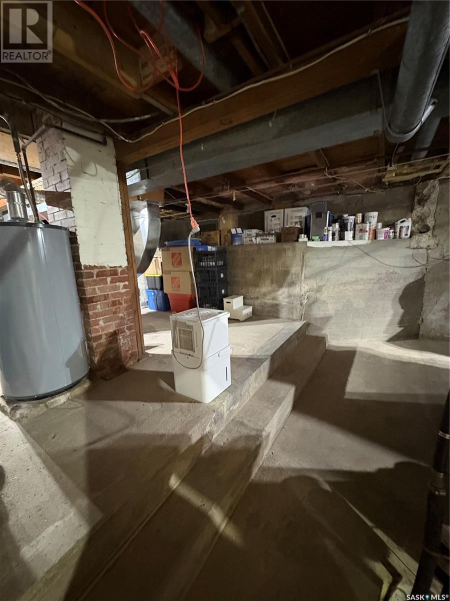 108 Warren Road, Kelliher, SK - Indoor Photo Showing Basement