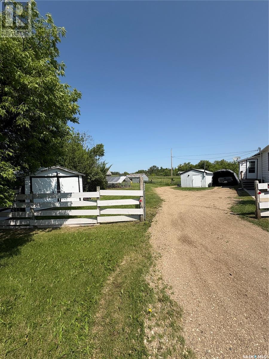 108 Warren Road, Kelliher, SK - Outdoor