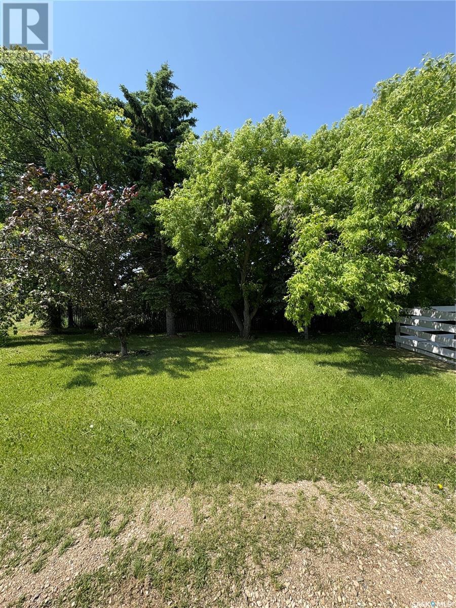 108 Warren Road, Kelliher, SK - Outdoor