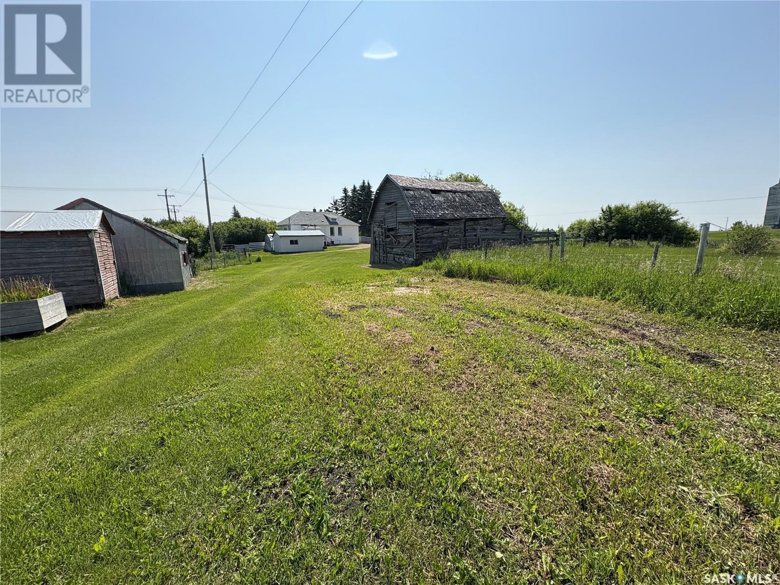 108 Warren Road, Kelliher, SK - Outdoor