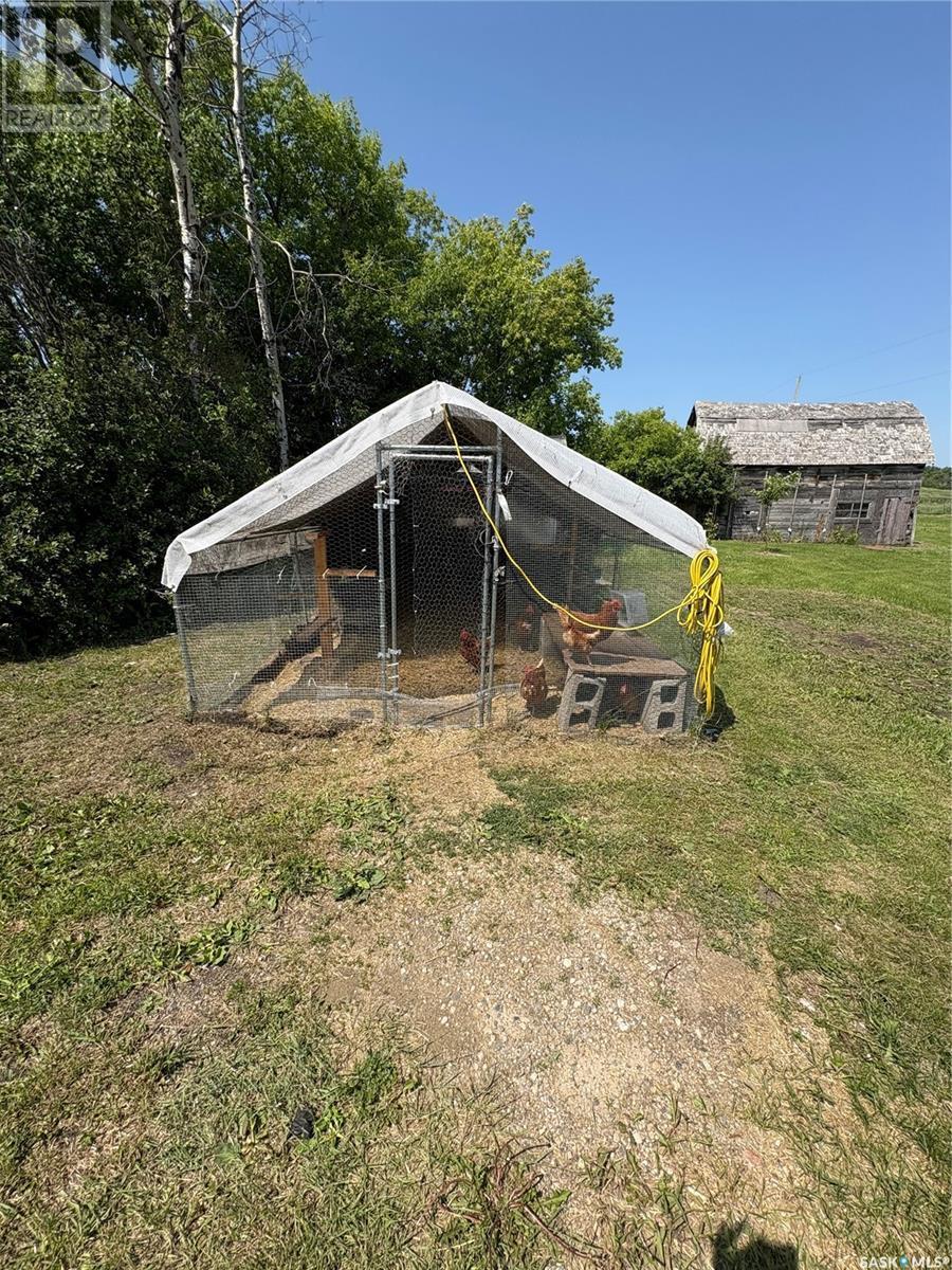 108 Warren Road, Kelliher, SK - Outdoor