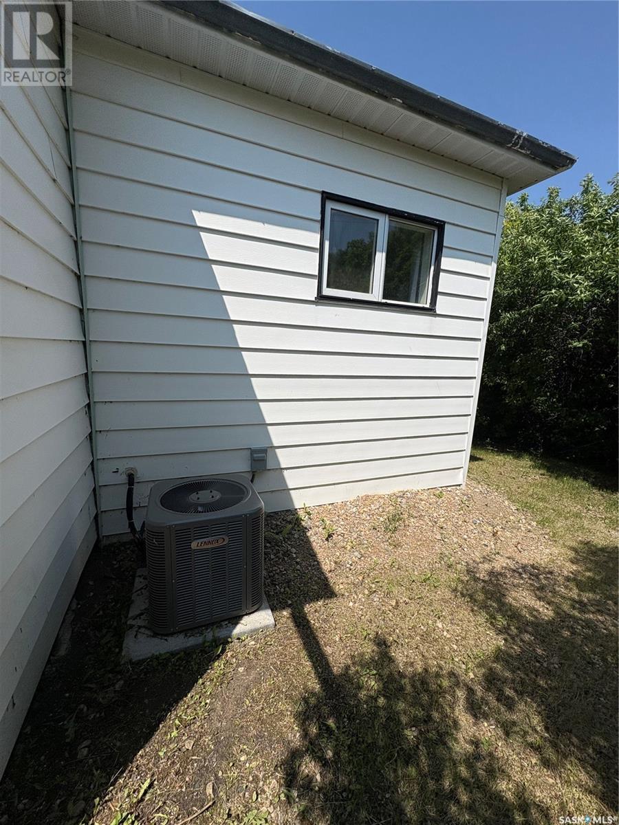 108 Warren Road, Kelliher, SK - Outdoor With Exterior