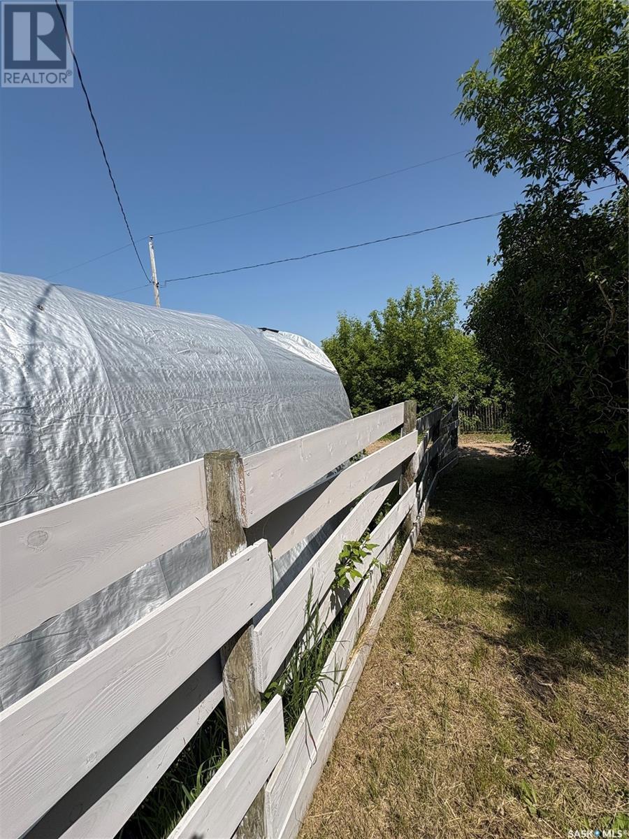 108 Warren Road, Kelliher, SK - Outdoor