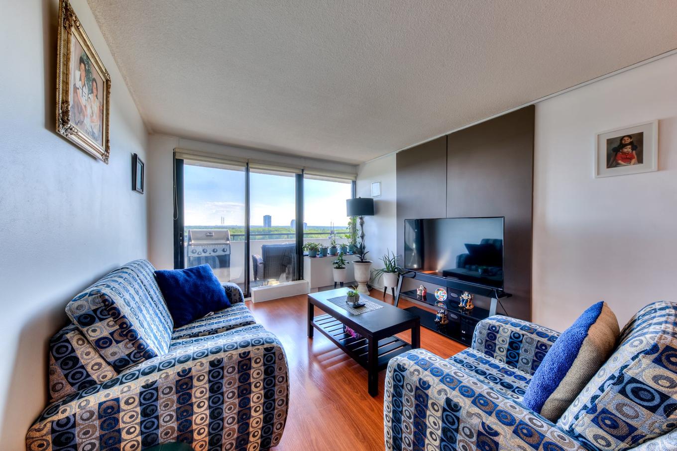 Living room - 1507-2555 Av. Du Havre-Des-Îles, Laval (Chomedey), QC - Indoor Photo Showing Living Room