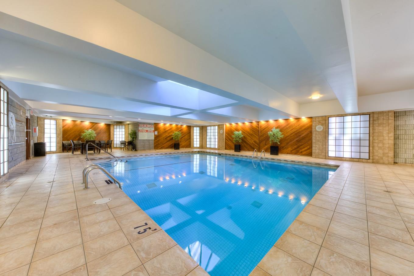 Pool - 1507-2555 Av. Du Havre-Des-Îles, Laval (Chomedey), QC - Indoor Photo Showing Other Room With In Ground Pool