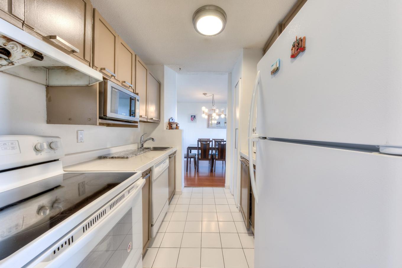 Kitchen - 1507-2555 Av. Du Havre-Des-Îles, Laval (Chomedey), QC - Indoor Photo Showing Kitchen