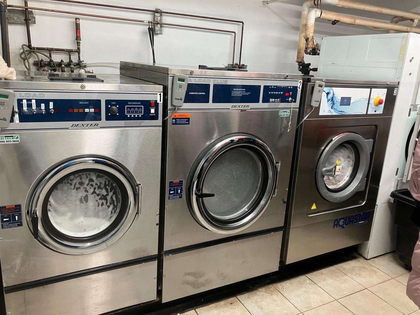 Commerce - 249 Rue Non Disponible-Unavailable, La Pocatière, QC - Indoor Photo Showing Laundry Room