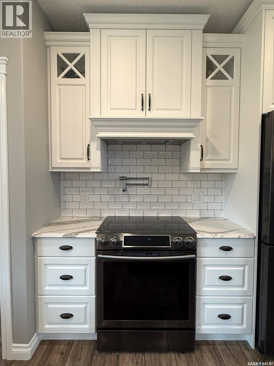 214 Hillside Drive, Tobin Lake, SK - Indoor Photo Showing Kitchen