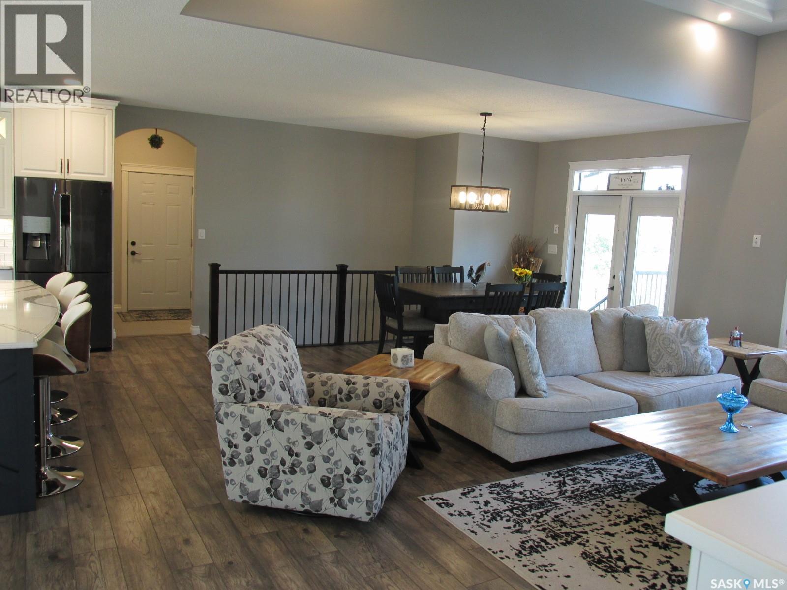 214 Hillside Drive, Tobin Lake, SK - Indoor Photo Showing Living Room