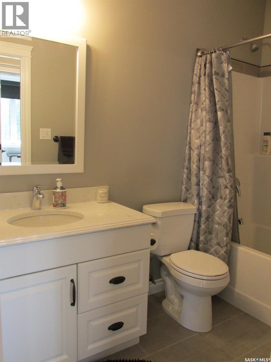 214 Hillside Drive, Tobin Lake, SK - Indoor Photo Showing Bathroom