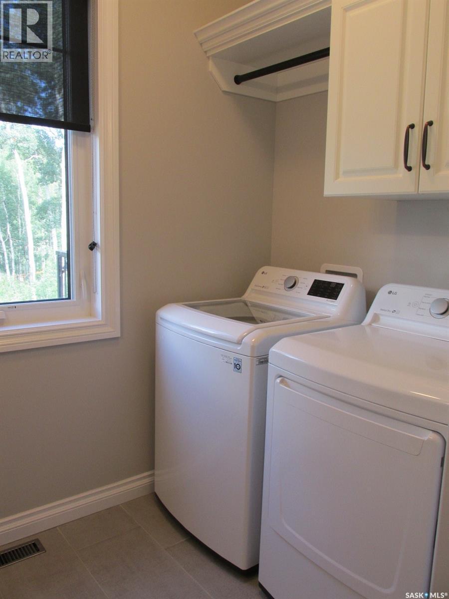 214 Hillside Drive, Tobin Lake, SK - Indoor Photo Showing Laundry Room
