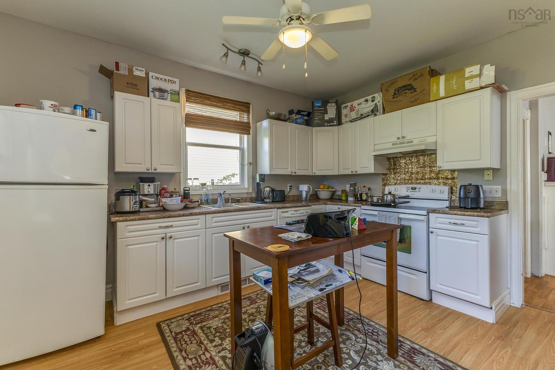 25 Jubilee Avenue, Stellarton, NS