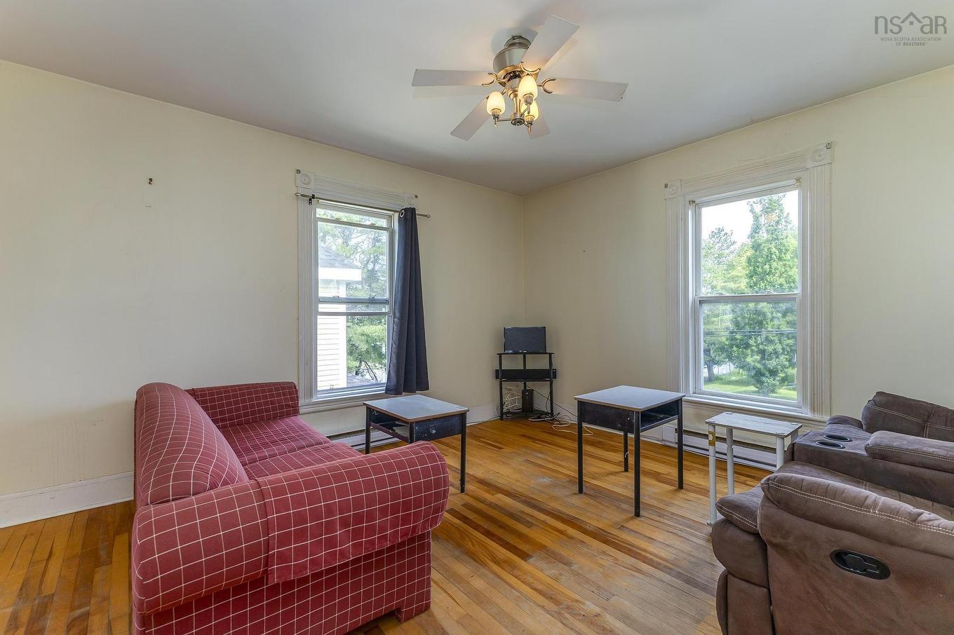 25 Jubilee Avenue, Stellarton, NS