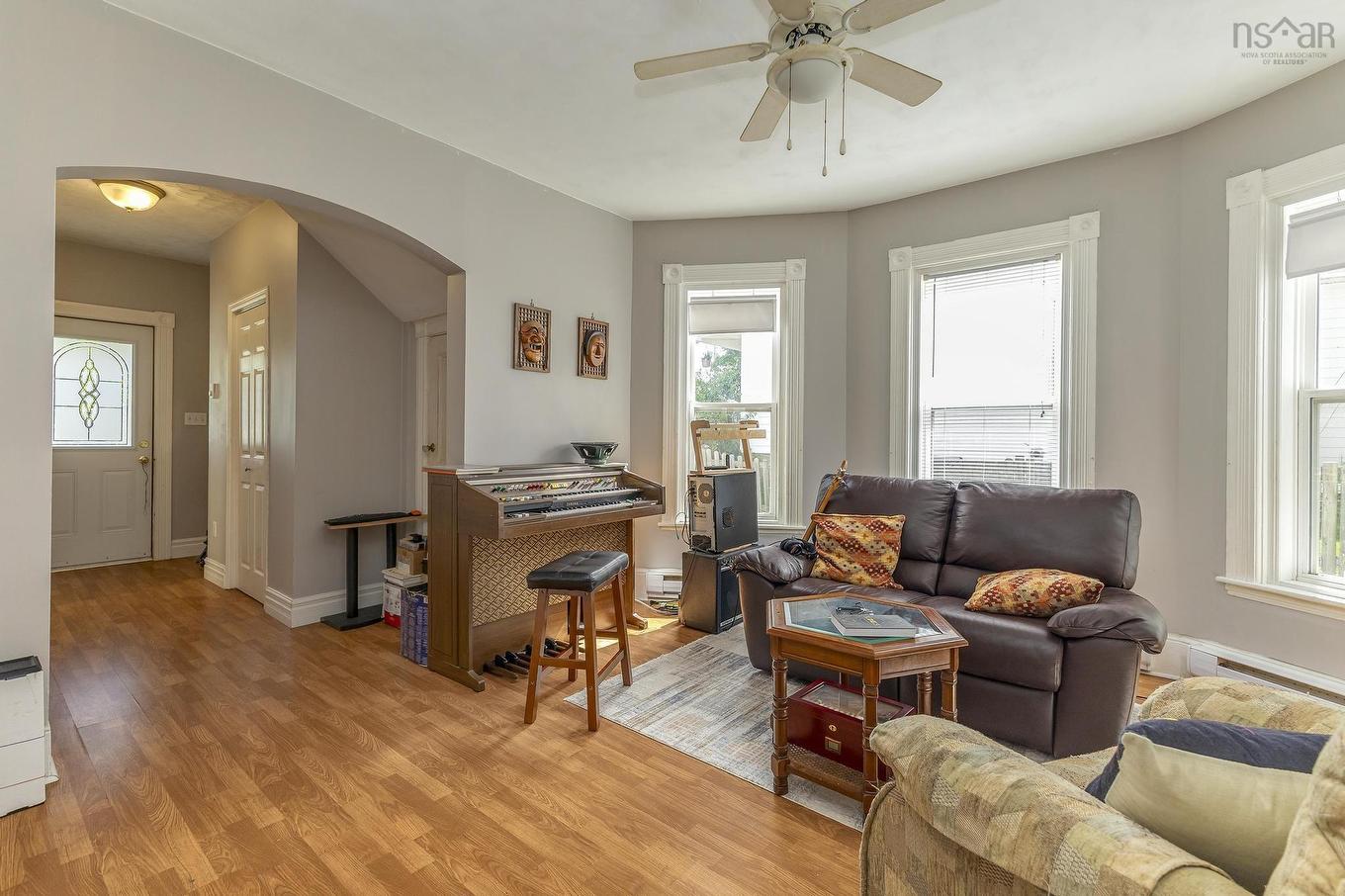 25 Jubilee Avenue, Stellarton, NS