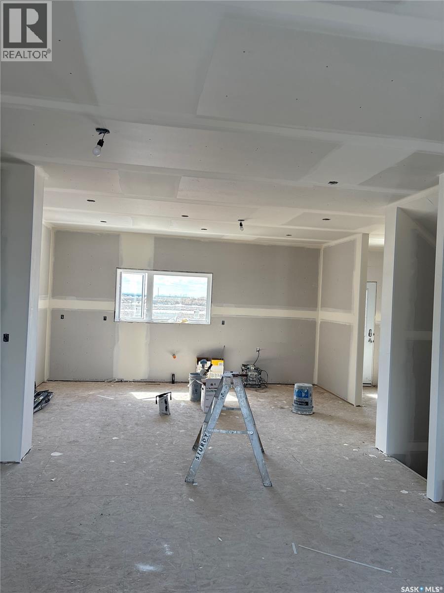 423 Eldorado Street, Warman, SK - Indoor Photo Showing Garage
