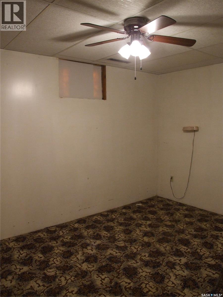 Fitzpatrick Acreage, Eatonia, SK - Indoor