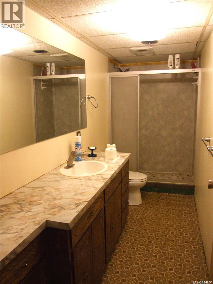 Fitzpatrick Acreage, Eatonia, SK - Indoor Photo Showing Bathroom