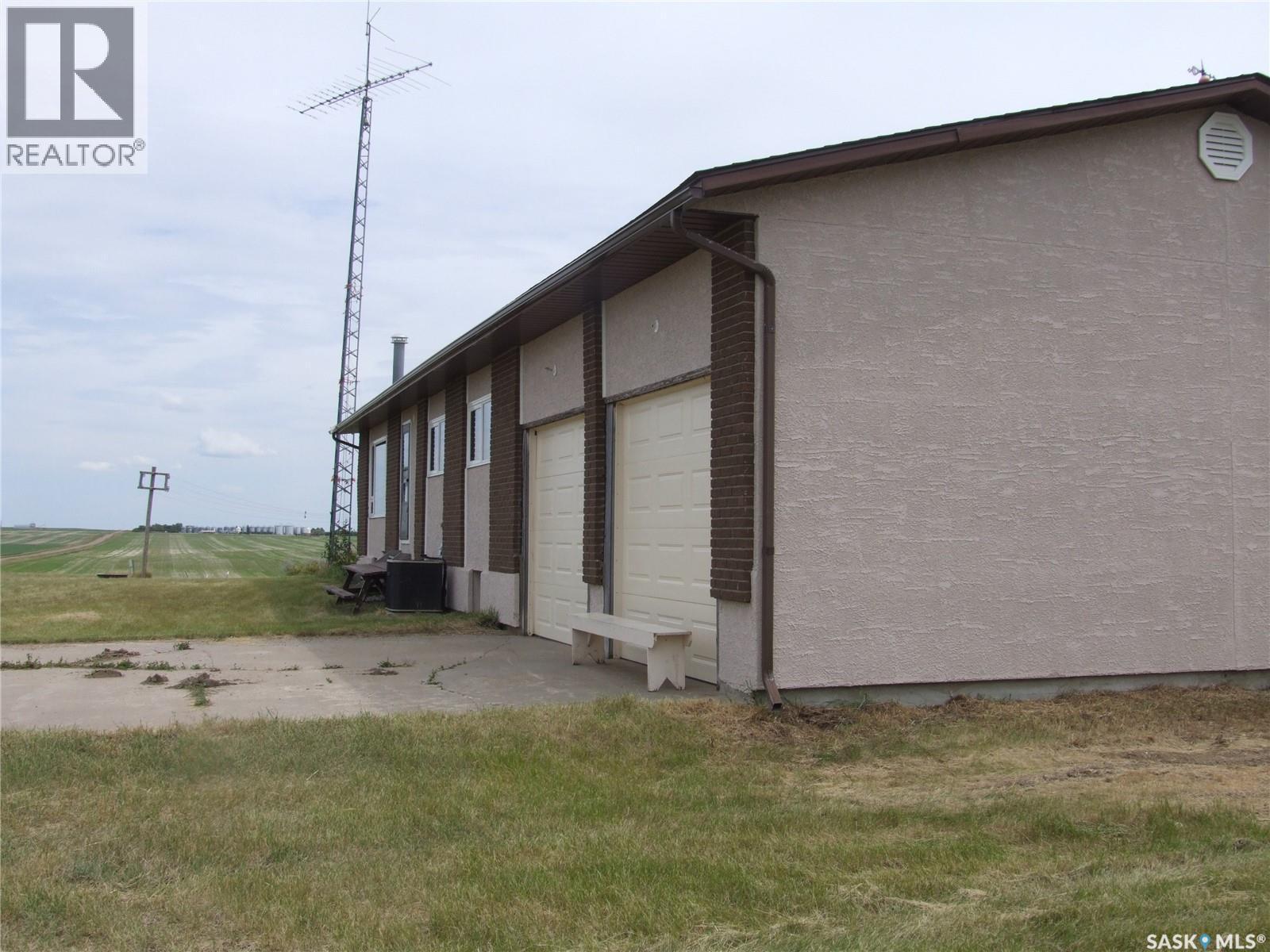 Fitzpatrick Acreage, Eatonia, SK - Outdoor